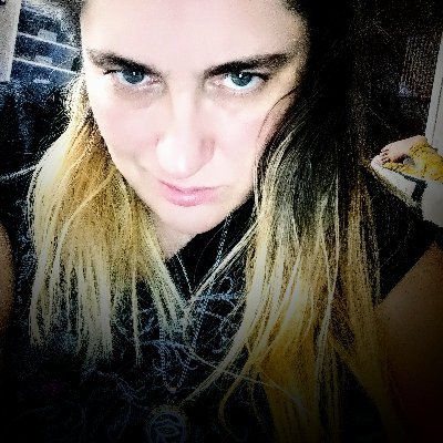 GingerRobinson's profile picture. I'm into- raw & superfoods, herbs, fasting, wild foods, growing food, exploring, laughing, creating stuff/art/jewelry, unschooling, and of course guns!