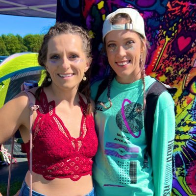 cathmariee's profile picture. 💜🖤 she/her