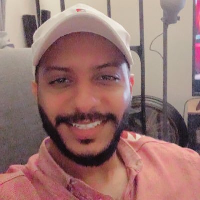 ثُم اني اُحبك حباً تجاوز حُبهم احببتُك بروحي وقلبي ثم اكتفيت فيك❤️❤️