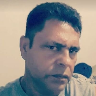 Micro empresário, compositor,pensante,defensor da língua brasileira ,nacionalista. BRASIL-MELHOR LUGAR DO MUNDO PARA SE VIVER.