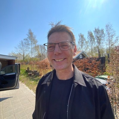 DkIsdahl's profile picture. Blå himmel i sind og tanke.