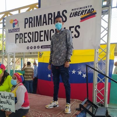 Estudiante De Odontología.👨🏻‍⚕️
Luchador De La Mejor Venezuela.
 IG @AlexEwcobarVe