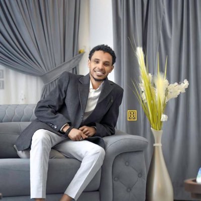 • نحن ناس بنعيش حياتنا الغالية بي النية السليمة.