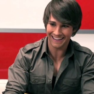 The_JamesD's profile picture. Hey, I'm James :) Best Friend: @CarterRiley343 Warning: I'm a huge flirt ;) Status: Single