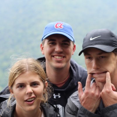 hlouthan's profile picture. I come here to express dumb thoughts