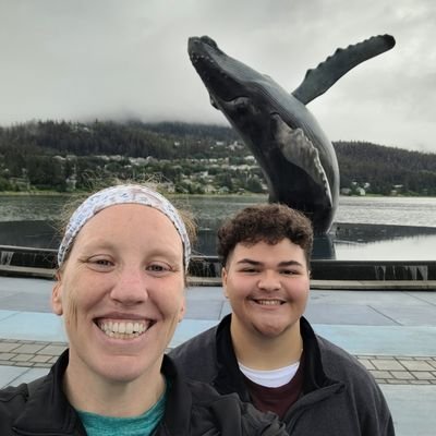 #Queer wildlife biologist studying coastal wolves | Alaskan transplant | Interested in #movementecology & #speciesinteractions | she/they | 🏳️🌈
