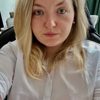 nonameslob_'s profile picture. Fiancé. Mother. Immigrant 🇮🇪 I act like everything is fine, but I'm plotting revolution ✨