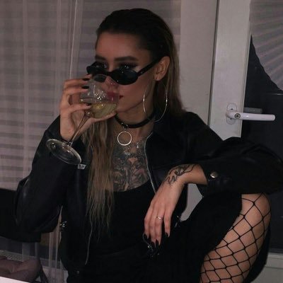 Paniiiika_'s profile picture. Алковедьма 🍷