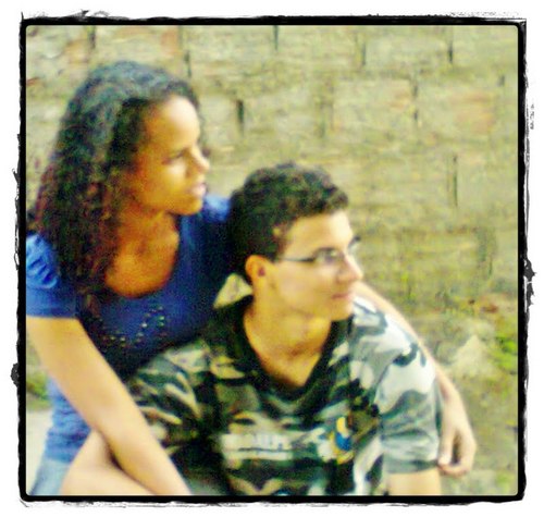 Sou oque Um Dia Alguem quis Ser Apenas Uma Pessoa q Busca se Distacar de Diversas forma e UNICO .