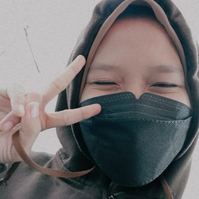 urxxugagirls's profile picture. untuk pemesanan cemilan gembul bisa klik link di bawah ini ya 👇