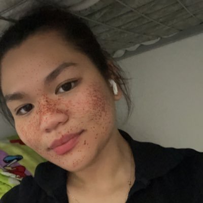 AlxndrZoe's profile picture. 