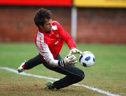 Muriel Gustavo Becker, goleiro titular do Sport Club Internacional. Aqui alguns dados da carreira deste excelente profissional.