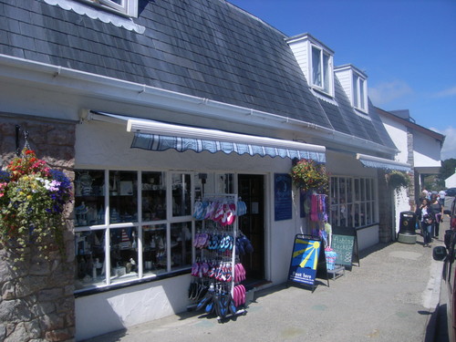 For imaginative ideas, inspirational & unusual gifts, unique ‘Abersoch’ merchandise, cool beach, surf and vw camper van gear and wonderful jewellery- visit us!