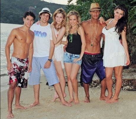 ...];³' ēw tt. αmo mαis que tudo&todas, mēw αmor, *-*  ★
★★∙Ҩ     meu &&' de mαis ninguem ç? ' Dona do Twitter