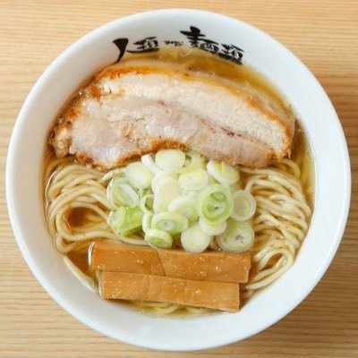 大阪行列No.1ラーメン店「人類みな麺類」の東京本店