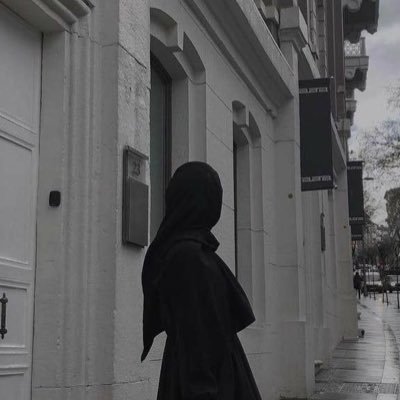 تخیّل أنّ الله بِعَظَمَتِه یُحِبُک! تصور کن خدا با این همه عظمتش دوست داره.......💙 \دانشجو