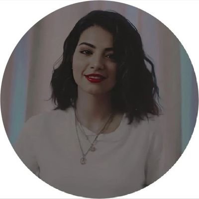 - إن الابتسامة لا تكلف شيئاً، ولكنها تعني الكثير ‌♥️⁩