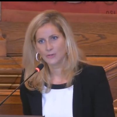 Conseillère de Paris @GpeChangerParis avec @datirachida, déléguée auprès du Maire du 15e à l'enseignement secondaire et supérieur #Paris15 @Mairie15