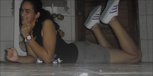 Quando a minha dor sufocou meu coração
tive que escolher entre a fé e a emoção
preferi confiar em pessoas como eu ♫