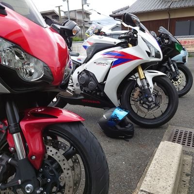 神奈川のしがないライダー
🇯🇵#CBR1000RR ('08US)/万年金欠男
無言フォロー失礼します