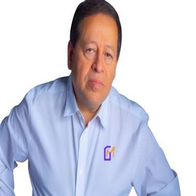 Director de FarmasiC que ofrece una gran oportunidad de negocio, donde puede ahorrar cuando compra, ganar más cuando vende y ganar a un mas creando su negocio