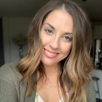 K-5 Science Lab Specials Teacher. Microsoft Innovative Educator Expert. Global Learning Mentor. Beach time, sunsets, & puppy kisses make my happy