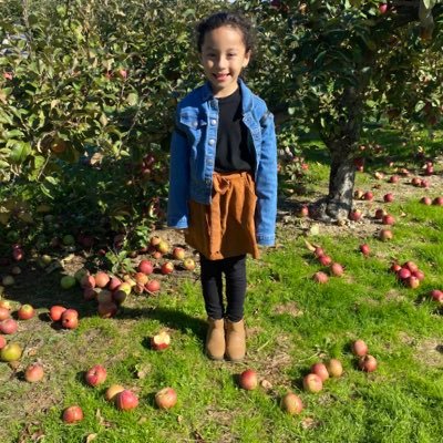 Juana90147's profile picture. 