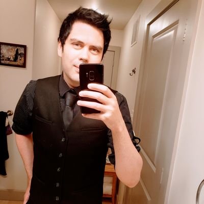 https://t.co/u3U2NDFjNO
A bowl of noodles that plays fighting games. Twitch streamer. SF3 enthusiast. Web Dev/Design. Artist. Crafter.