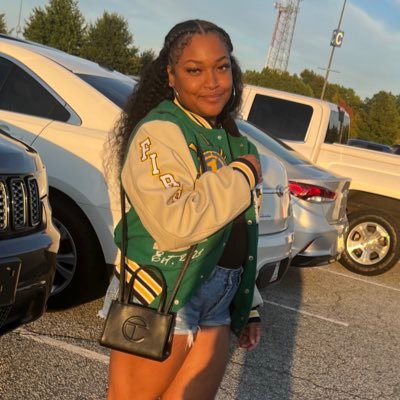Wsnc licensed esthetician 🧖🏾♀️. 👻: yes_itsbrandi..