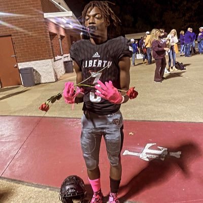 LaDaYoungan's profile picture. Class Of 2023 6'0 |160lbs GPA:2.9(DB,WR,KR)40 yard:4.5@#3📌#WestTnOneUp‼️email: yungla21@yahoo.com🔖 #Underdog🦾