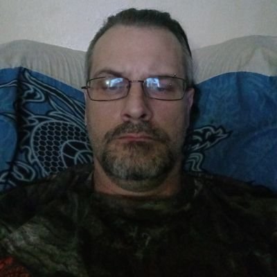 i am a streamer on twitch and I'm on discord Facebook so hit me up to find out my stream will be so don't message to ask for money and no scams