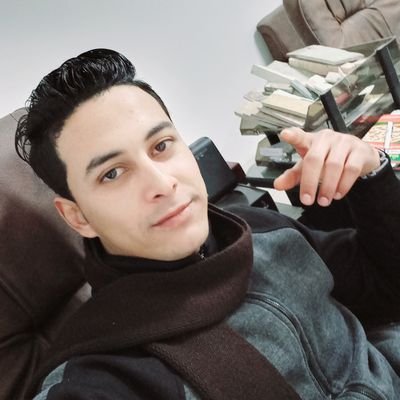 لم  يرشدنا أحدهم يوماً إلى الطريق ، لقد تعلمنا كل شيء بالتجربة والخطأ.... ♥👌