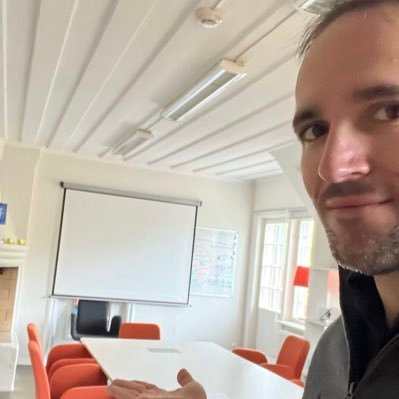 🌍 ☝️ Professor of design thinking, visualization 🇸🇪 Angel investor ⛵️ in my free time I sail, write books