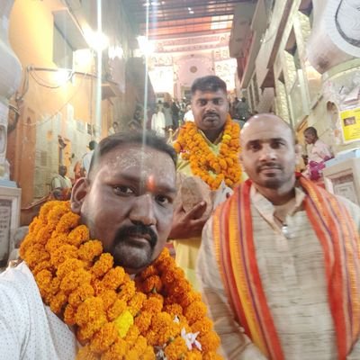 singisK83492562's profile picture. मुझे सिर्फ राम भक्त राष्ट्रभक्त ही फॉलो करें

मुझको कीर्ति न वैभव न यश चाहिए, 
राम के नाम का मुझको रस चाहिए।