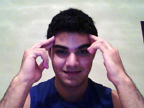 Eu sou eu ' ...
gosta de mim .. me segue aew que te sigo'