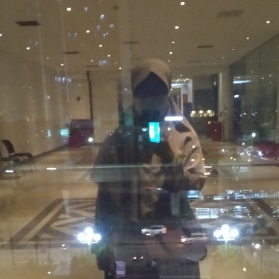 nadyaacb's profile picture. 