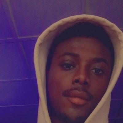 StrawberryXXII's profile picture. 