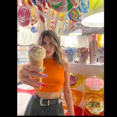 ozgeetekin's profile picture. sadece adımı biliyorsun, hangi winx clup perisi olduğumu değil.