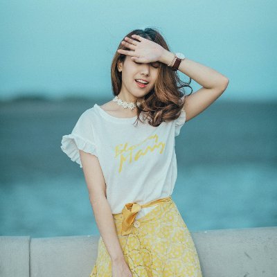 harlow_shira's profile picture. 