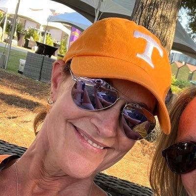 VFL lax mom doxie mom and wife of Hack! 😎