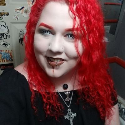 🦇You know what really dulls my fangs?🦇
👹
My personal complaint department... bitching about the Vampyre & Occult community 180 characters at a time.