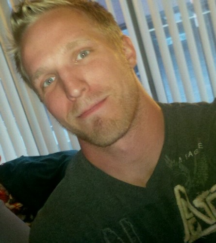 peeplegnd's profile picture. Football nerd...gamer...music lover...passionate for post high ministry