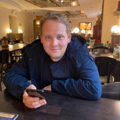 Амбассадор алкогольной деменции. Bizdev, driver, reader, listener and watcher. Воспитываю двух дронов