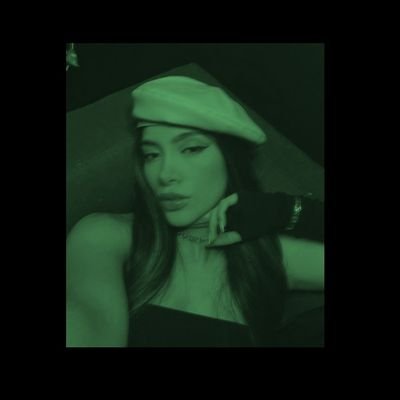 ela/dela
⤜tengo el pecho abierto y lo de adentro sigue roto