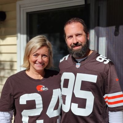 Outinthe315's profile picture. An optimistic Cleveland Browns and Syracuse Orange fan.  Outdoorsman with a sense of humor - living his best life on Oneida Lake with HFeather.