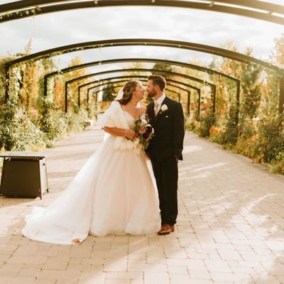 I'm a wine drinking triathlete who also enjoys writing and teaching. Also a celiac which is less fun. Always stayin' cozy. Never finished learning. Mackenzie💍