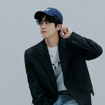 OnasArbe's profile picture. A Fan Of Self-Made Artist
BTS-ARMY