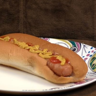 llIllIlIlIIlllI's profile picture. A sausage of some type in really spongey moist bread cus bread just doesn’t do well in the microwave does it? Acc made 30th July 2022 at roughly 11:54PM GMT.