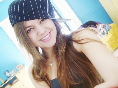 não deixe de sonhar, não deixe de sorrir, pois não vai encontrar quem vá sorrir por ti.  msn mariana_nunes_@hotmail.com.br
