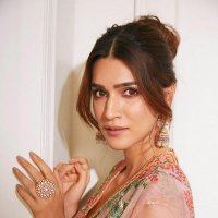 KRITI SANON FANS CLUB KERALA (@kritisanon__fc) 's Twitter Profile
